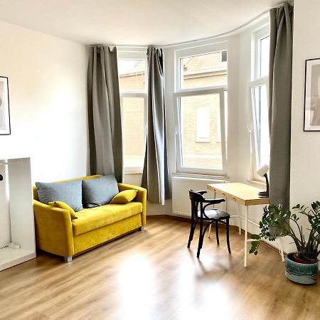 2 Rooms, Free Parking, 25 Min To Duesseldorf, 150 Mbps Wlan Duisburg Eksteriør billede