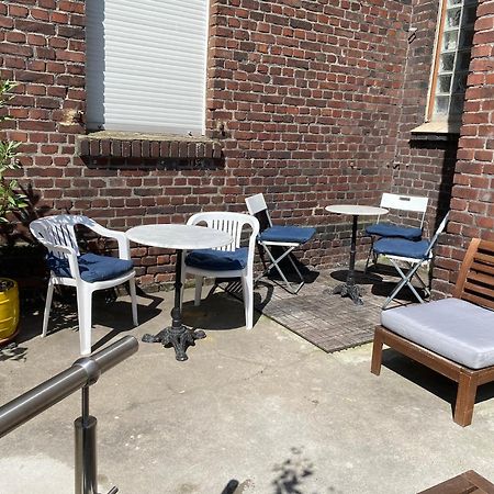 2 Rooms, Free Parking, 25 Min To Duesseldorf, 150 Mbps Wlan Duisburg Eksteriør billede