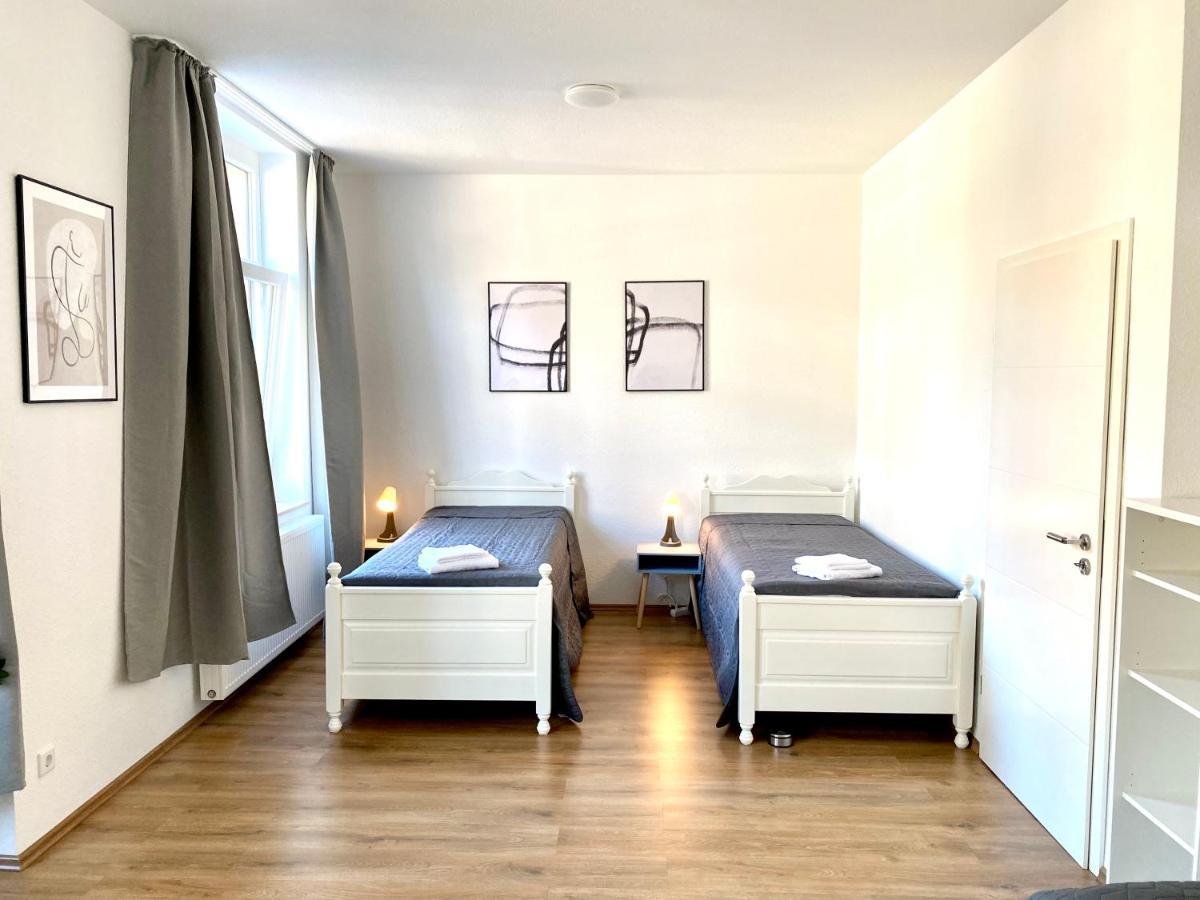 2 Rooms, Free Parking, 25 Min To Duesseldorf, 150 Mbps Wlan Duisburg Eksteriør billede