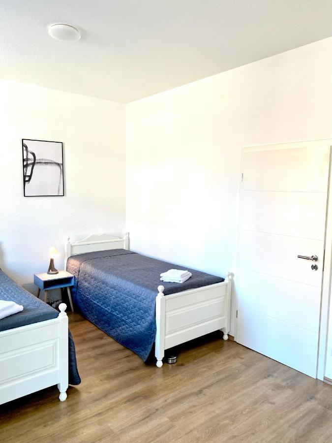 2 Rooms, Free Parking, 25 Min To Duesseldorf, 150 Mbps Wlan Duisburg Eksteriør billede