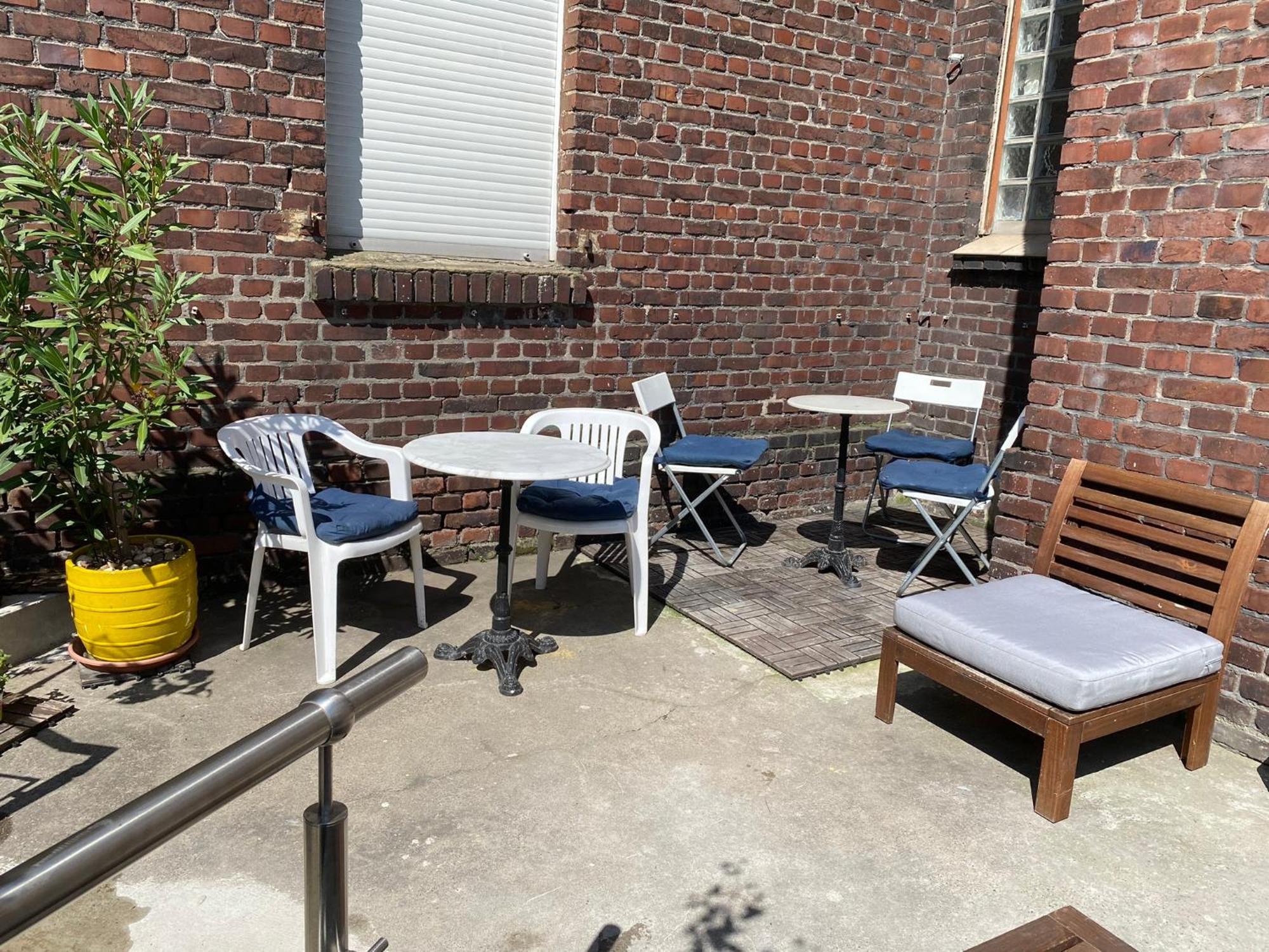 2 Rooms, Free Parking, 25 Min To Duesseldorf, 150 Mbps Wlan Duisburg Eksteriør billede